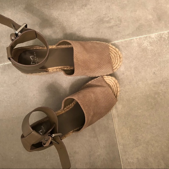 Marc Fisher Platform Sandals - Size 8 - Picture 5 of 8